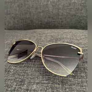 QUAY | Dusk to Dawn | Gold Smoke